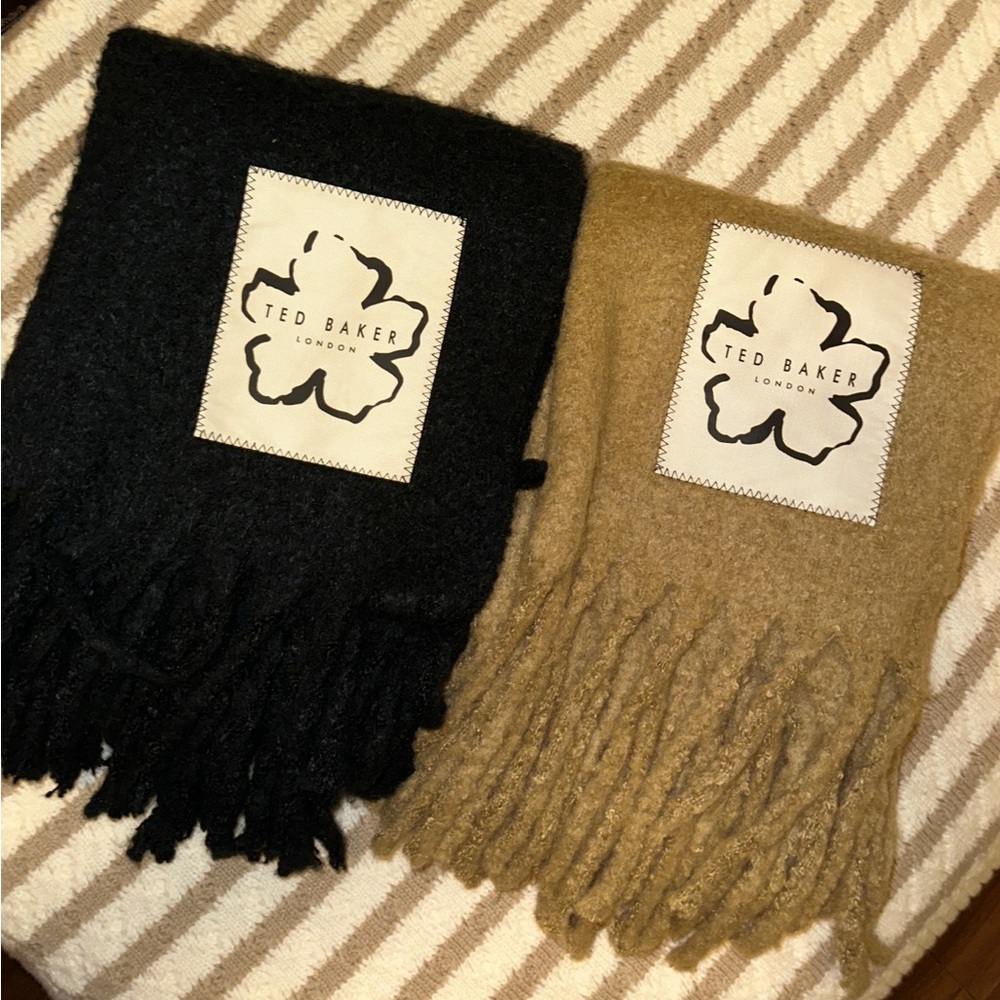 Ted Baker Black and Tan Chunky Fringed Scarves